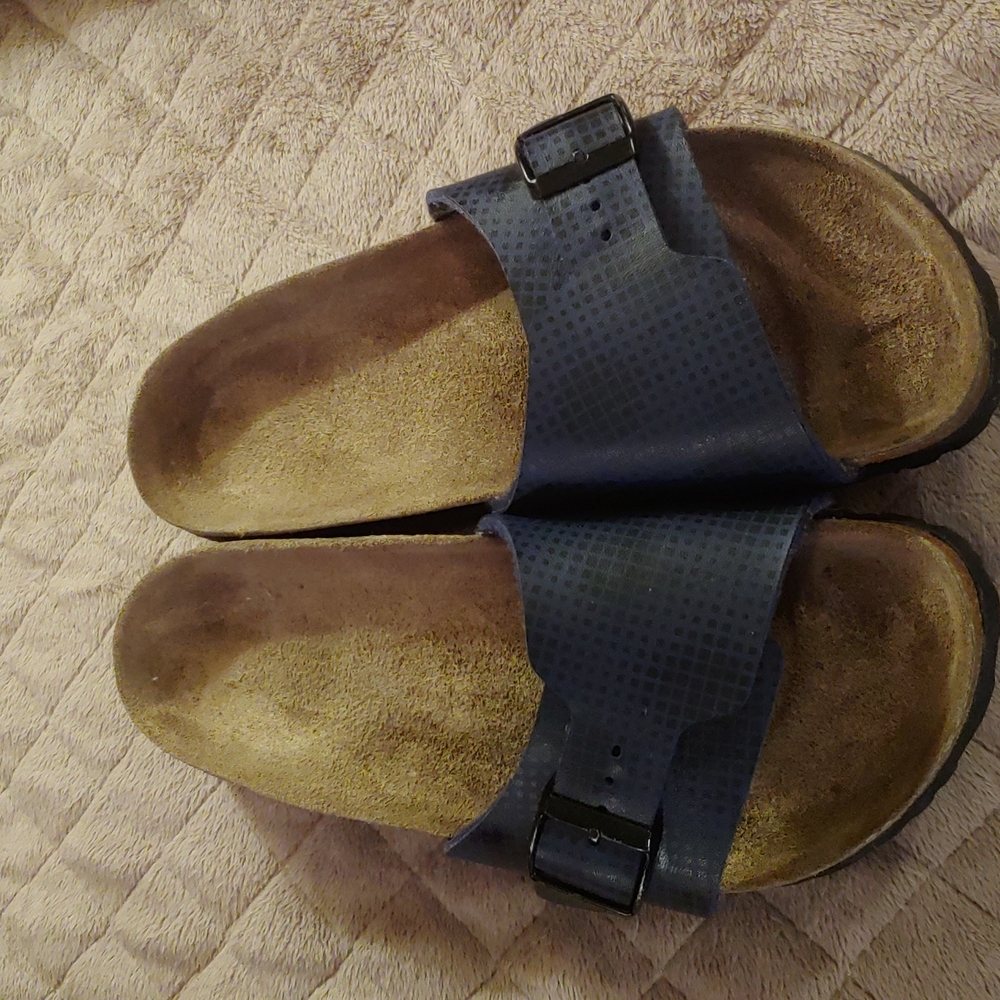 Birk sandals, Papillio size 8 US/38EU dark blue (man made) tops.
